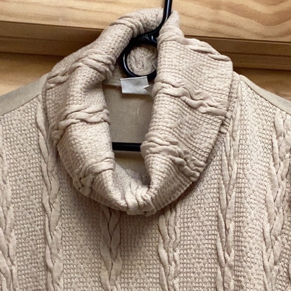 Simple Suzanne Betro Sweater - Picture 2 of 6